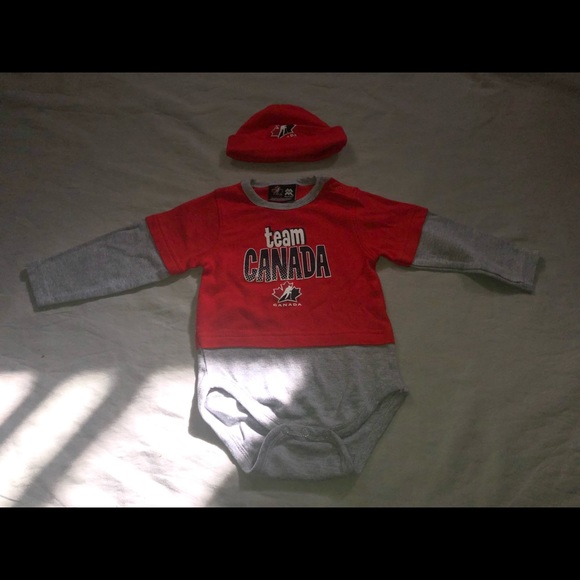 Brand new! Canada team set - Picture 2 of 4